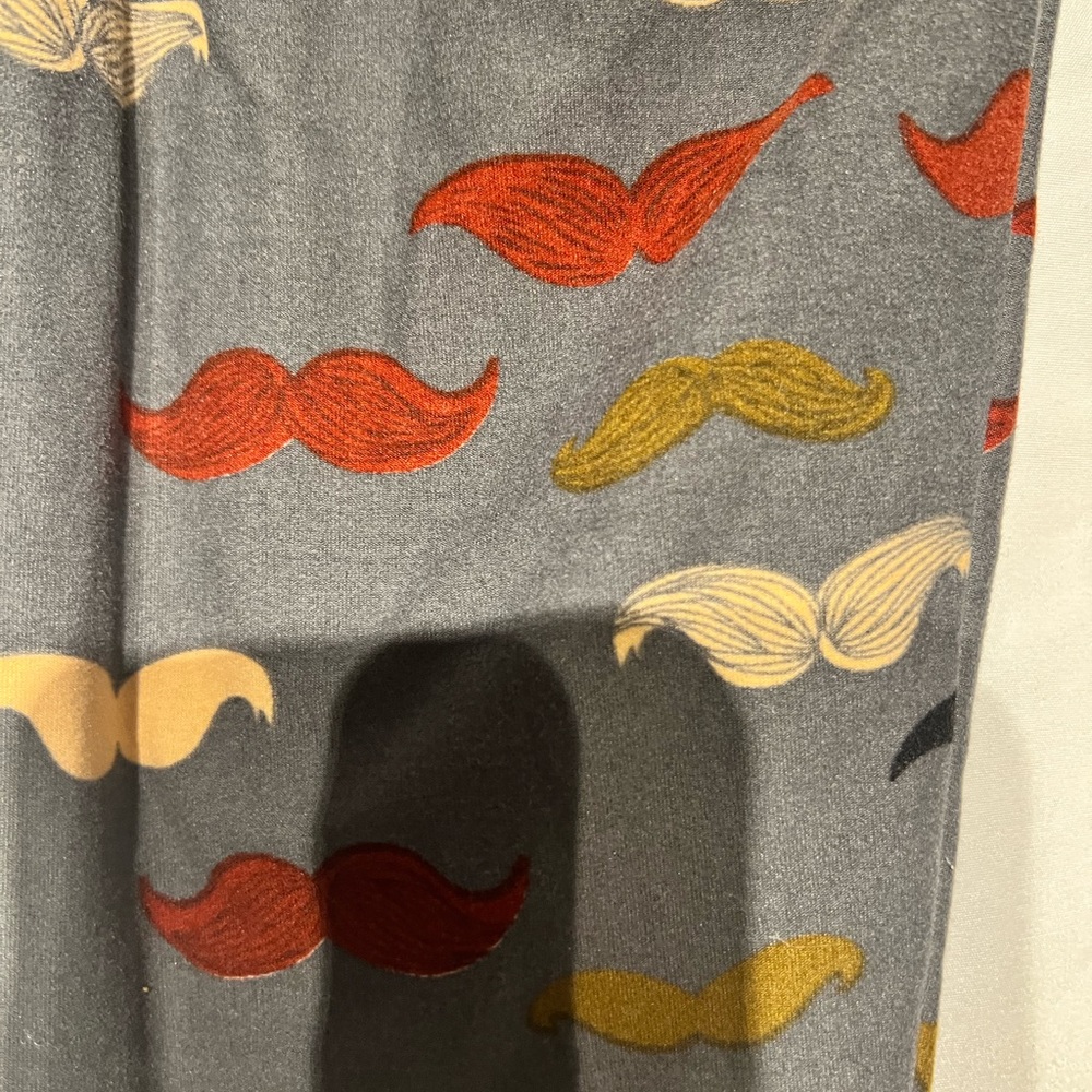 OS Lularoe Mustache you a question leggings